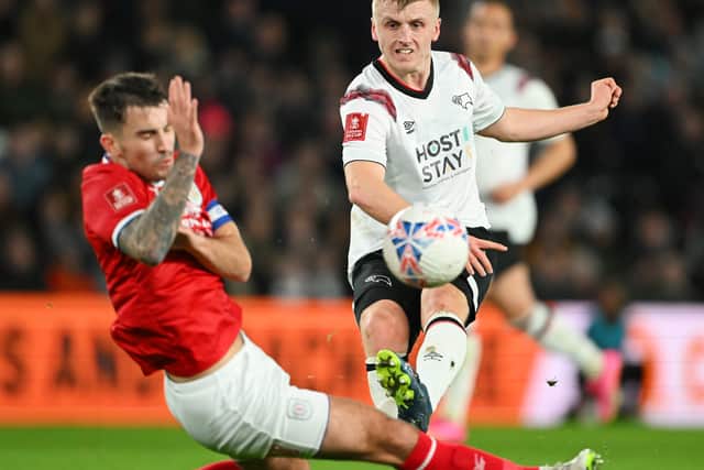 Louie Sibley playing for Derby County against Crewe Alexandra