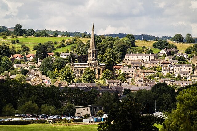 Bakewell has to be included in this list, famously known for the Bakewell pudding. This idyllic town is situated on the river Wye. Like all places in the Peak District, the views are incredible. It is rich in history with mellow stone buildings, a medieval arched stone bridge, and cute courtyards, making for the perfect scenic walks. It's the largest town in the Peak District National Park and is full of character. 
The town is full of a variety of shops selling a huge range of local products and big brands, including high fashion and outdoor clothing. It is also home to an array of cafes, restaurants, and pubs for you to enjoy."