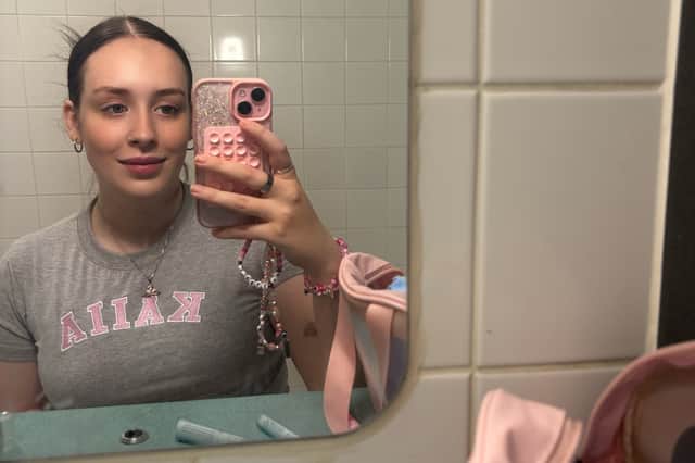 With over 3.1 million likes, Kat has captivated followers by sharing her raw experiences