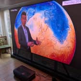 Gareth has been testing an Awol Vision projector and screen in his conservatory 