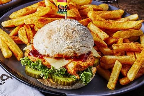 I visit Derby's newest restaurant Nando's at Meteor Retail Park to try the new Chickle Burger 