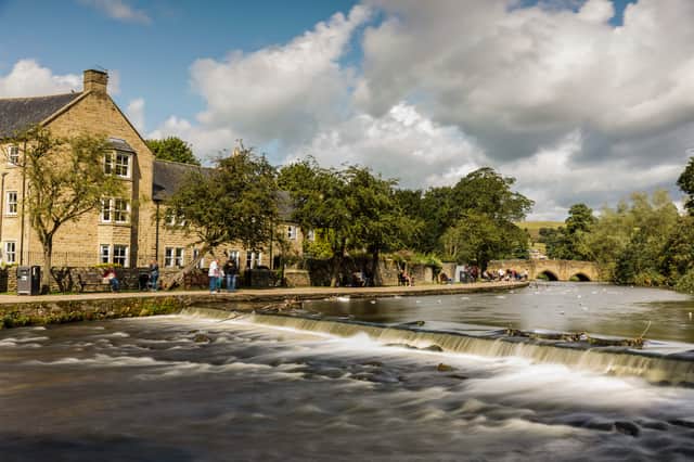 The Chatsworth - Bakewell route has been named among the best in the country in a new list. Why not pack picnic, get your hiking boots on and enjoy the very best of Derbyshire?