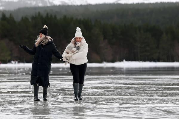 The Met Office has issued a new warning for snow covering Derbyshire and wider central England.
