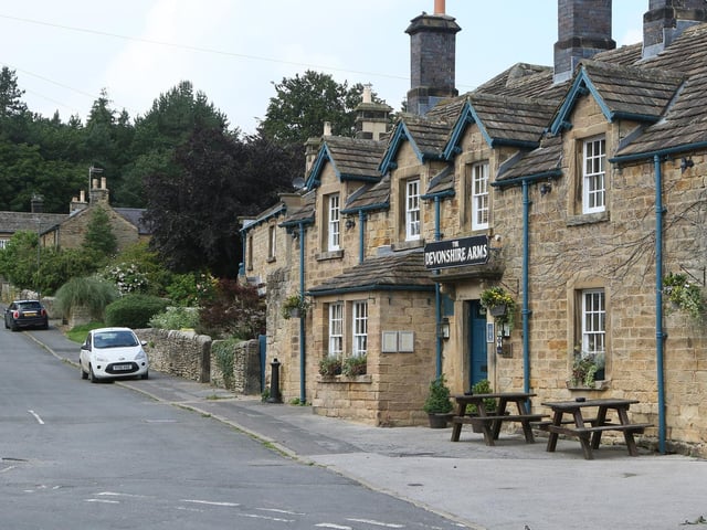 Pilsley is located on the Chatsworth Estate, and is home to the popular Chatsworth Farm Shop. Estate workers live here in cottages and the village green normally hosts an annual fete.