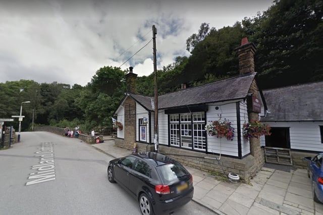 Grindleford Station Cafe has a 4.5/5 rating based on 1,181 Google reviews - impressing visitors with their “lovely food.”