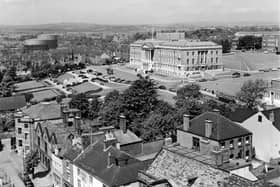 Retro: 31 incredible photos capture places and buildings from the past