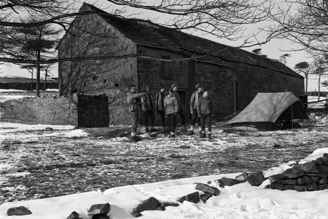 Outward Bound course, near Hope. In a programme sponsored by the Parkgate Iron and Steel Company in Rotherham, youths camp on a chilly February day in 1965. The location was Crookham Barn. (Photo by Paul Walters Worldwide Photography Ltd./Heritage Images/Getty Images)