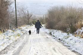 A new weather warning for snow and ice is in place across Derbyshire. Met Office issued the yellow weather alert at 00.41 today.