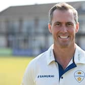 Wayne Madsen has signed a new one-year contract extension with Derbyshire.