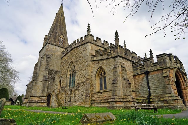 Baslow is only a two mile walk from Chatsworth House, and this picturesque village is the perfect place to stop if you want a drink and a bite to eat after visiting the famous estate.