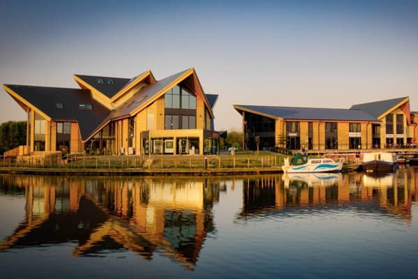 Mercia Marina, Willington will be the stunning backdrop for the Bustler Street Food event. People can enjoy artisan burgers, loaded kebabs and cocktails on a hot summer’s day.