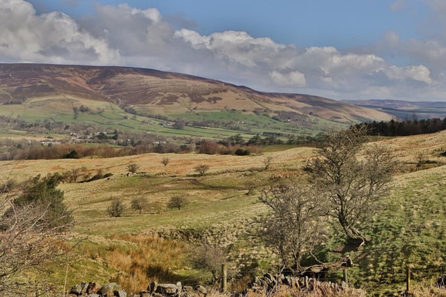 These are some of Derbyshire’s best walking routes - all of which have a pub at the end.